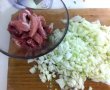 Reteta de tocanita de ceapa cu carne de porc si suc de rosii-1