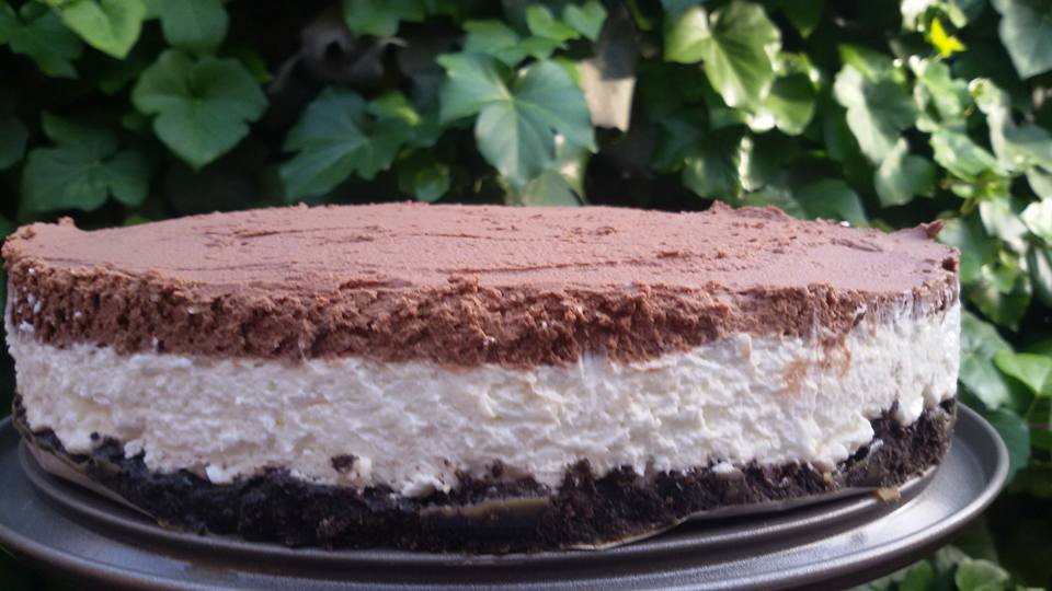 Cheesecake cu mousse de ciocolata (fara coacere)