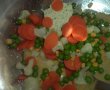 Piept de pui in crusta de fulgi de orez cu legume la cuptor-8