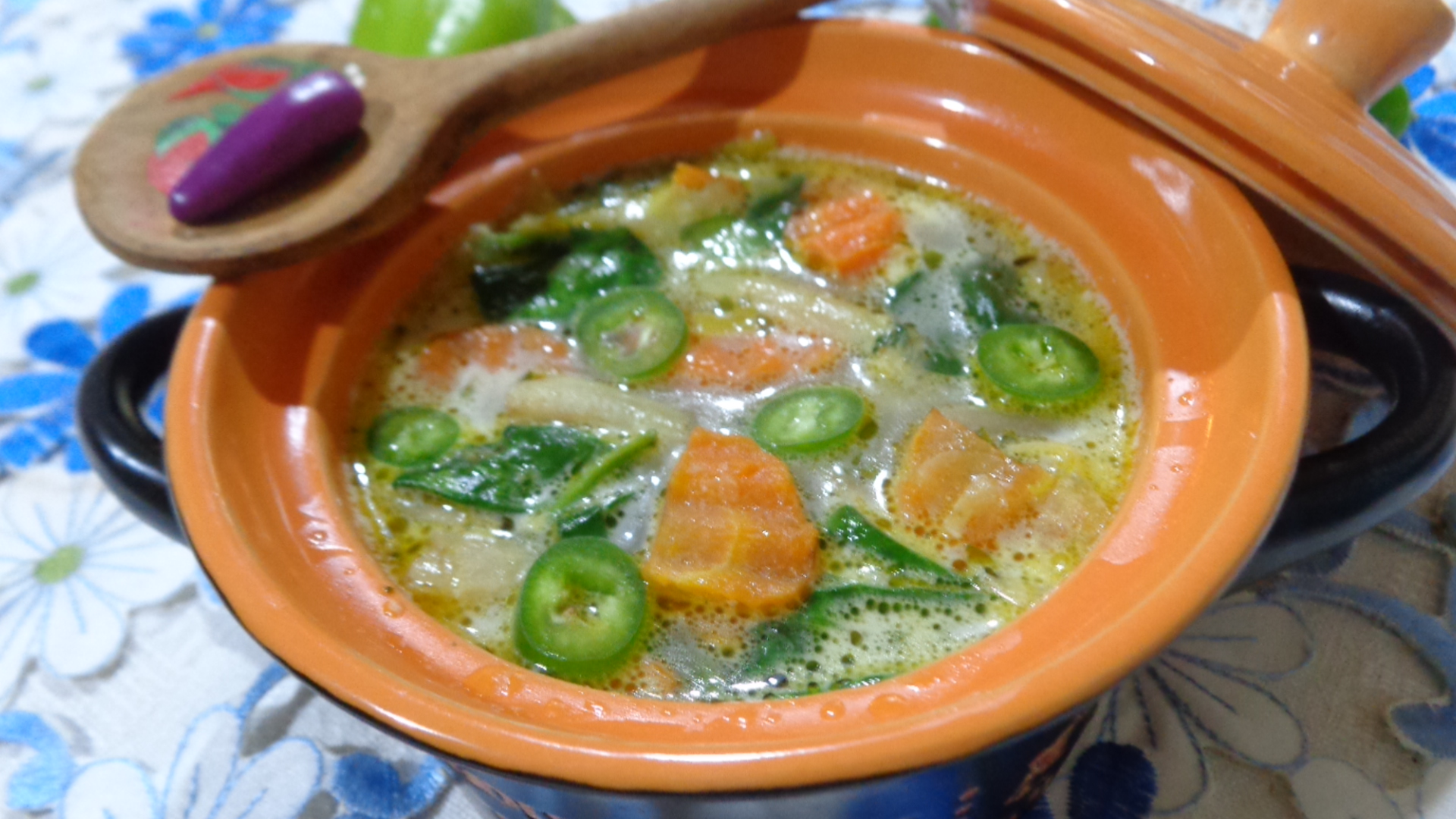 Supa de fasole verde cu spanac si iaurt