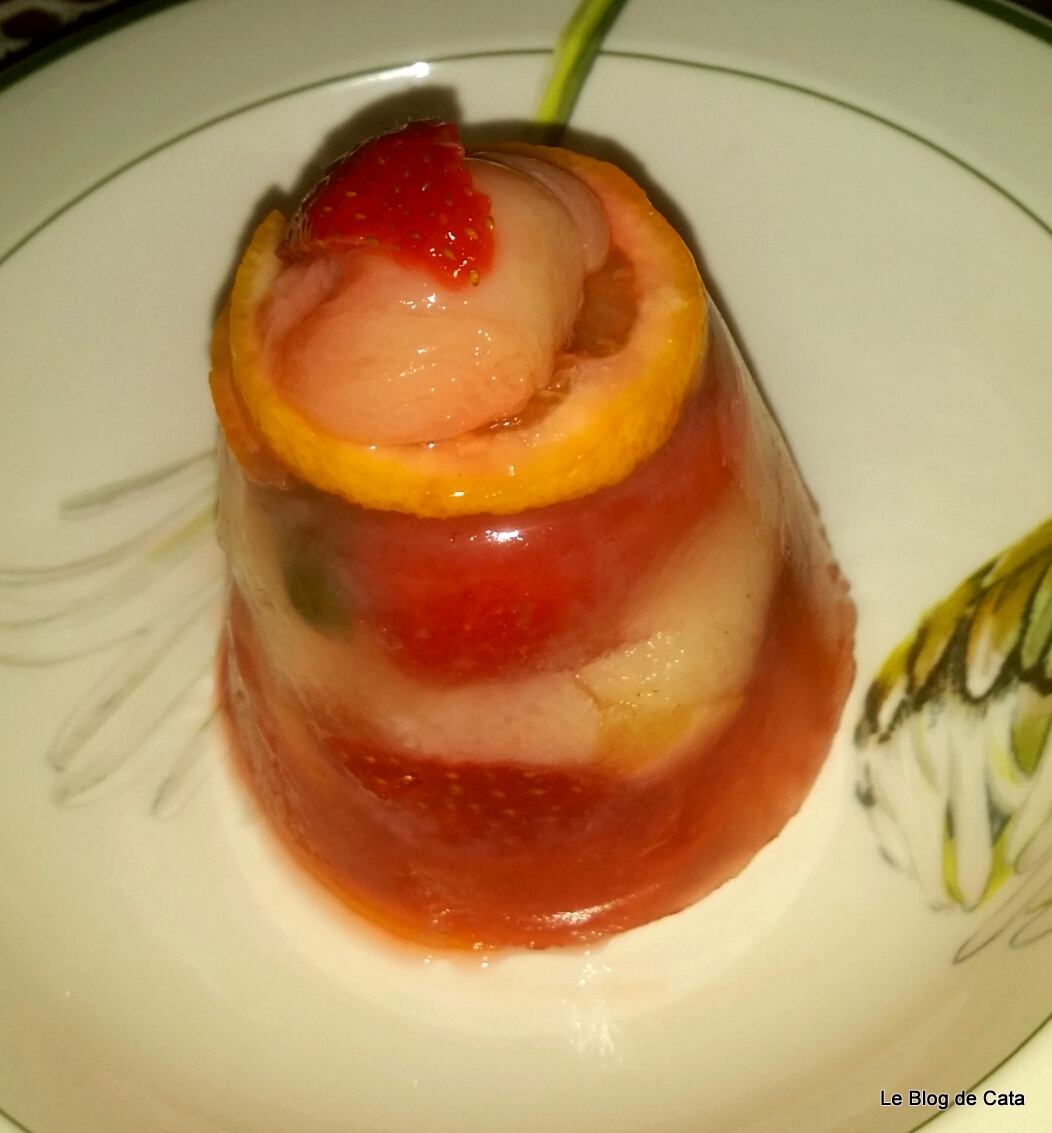 Salata de fructe în jeleu