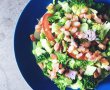 Salata de broccoli cu branza Feta si flori de chives-1