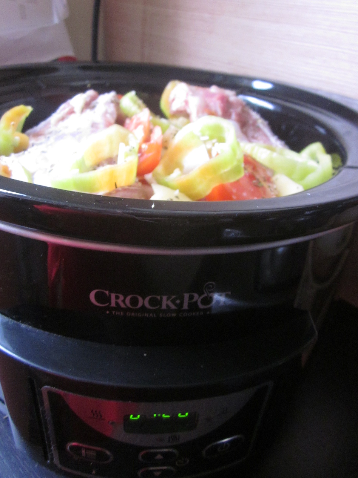 Coaste de miel cu legume la slow cooker Crock-Pot