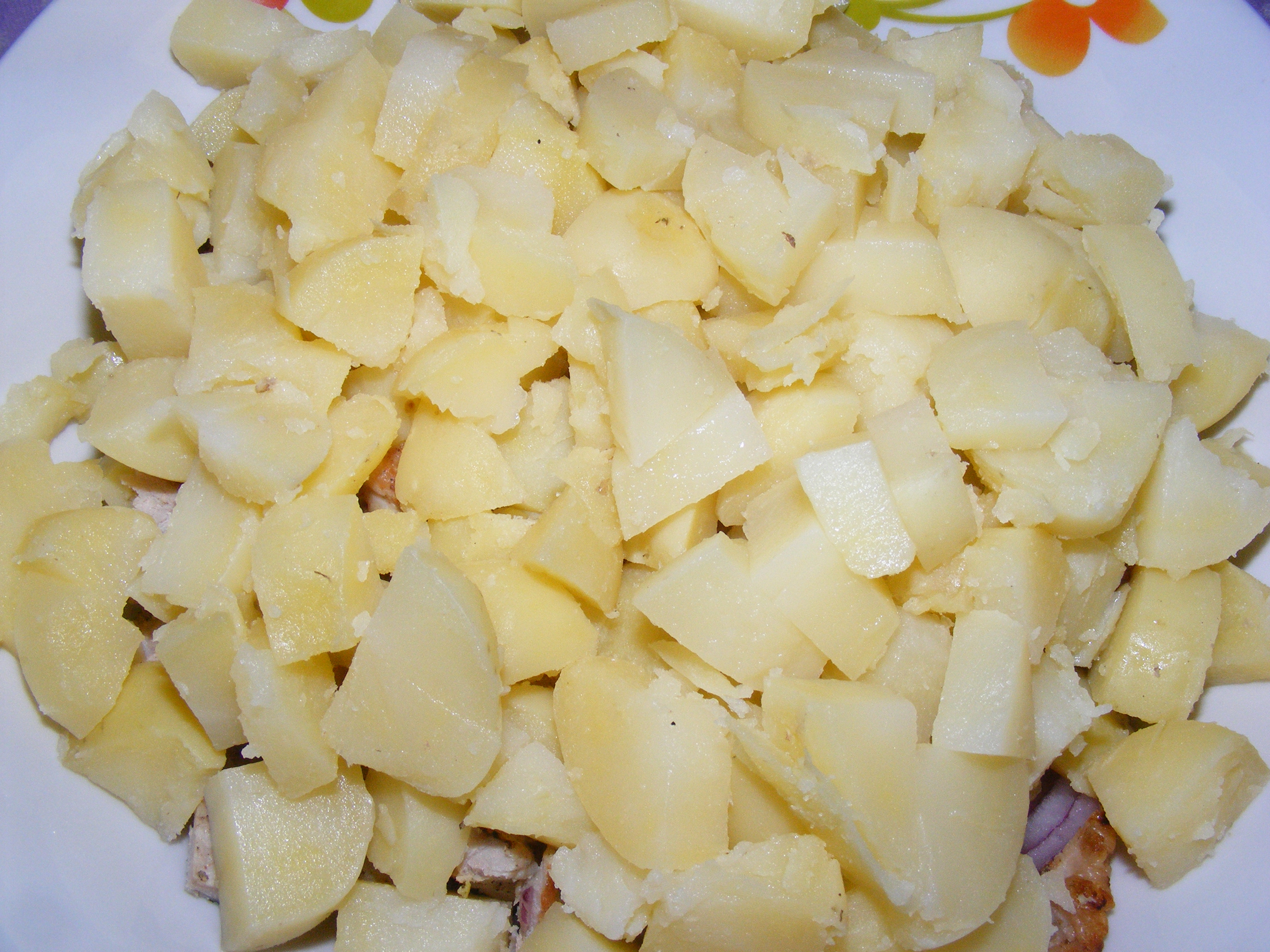 Salata de cartofi cu resturi de friptura