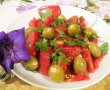 Salata de rosii cu masline umplute si busuioc-8