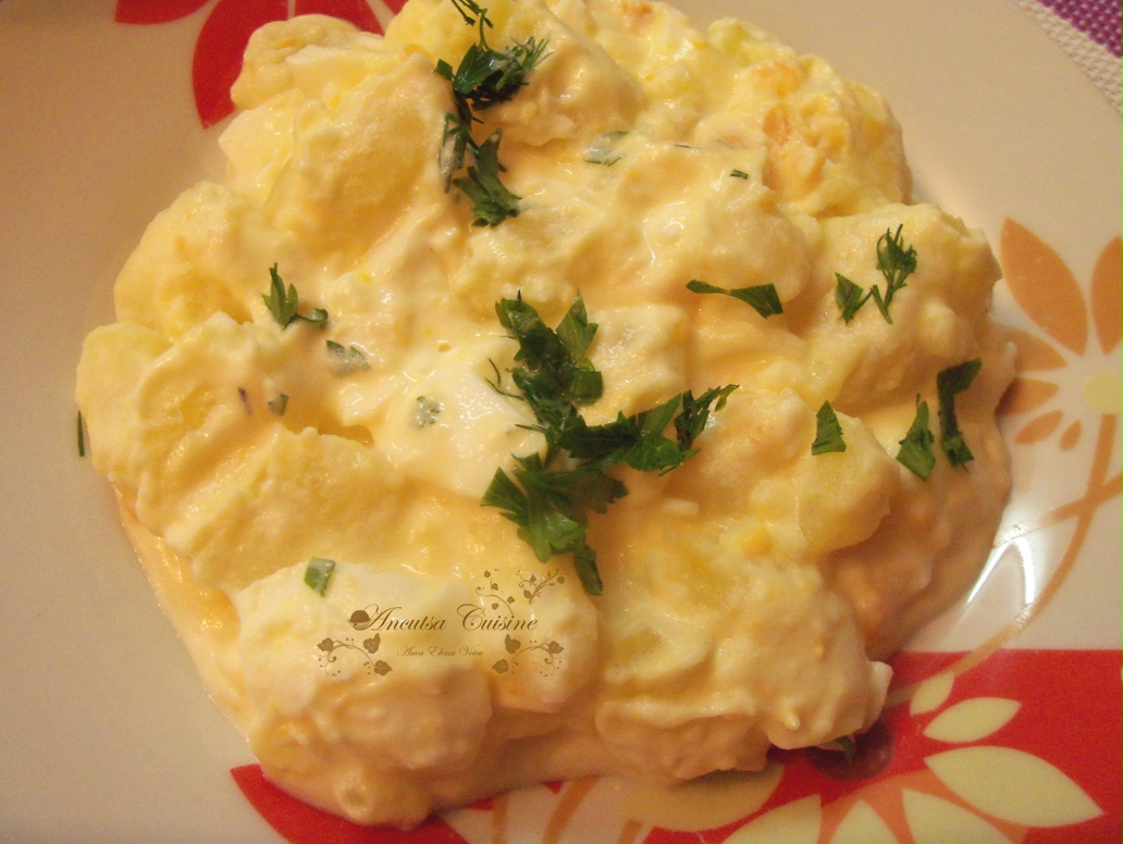 Salata de cartofi cu oua si smantana