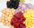 Salata cu mai multe feluri de boabe (naut, porumb,fasole)-2