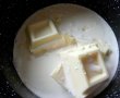Tort cu crema de ciocolata alba, mascarpone si dulceata de zmeura-6