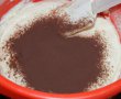 Prajitura din albusuri cu cacao si stafide-5