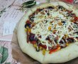Pizza cu sunculita taraneasca si margine de cascaval-12