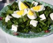 Salata de spanac cu branza de capra si oua-1