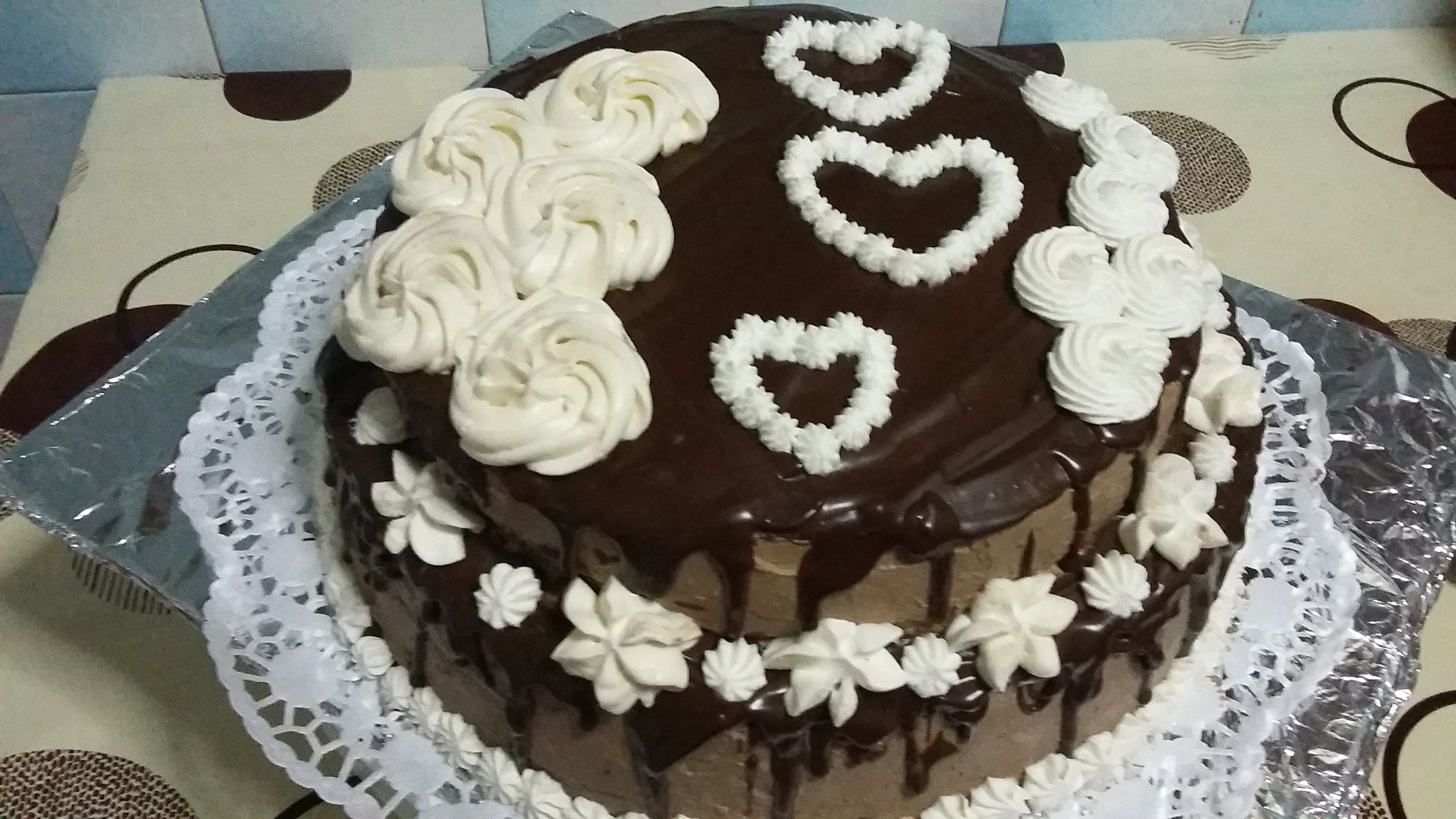 Desert tort cu crema de ciocolata neagra si alba si afine - Reteta nr. 600