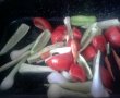 Snitele la cuptor cu garnitura de legume si sos de branza-1