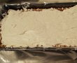 Desert tort de biscuiti cu crema caramel si jeleu de piersici-7