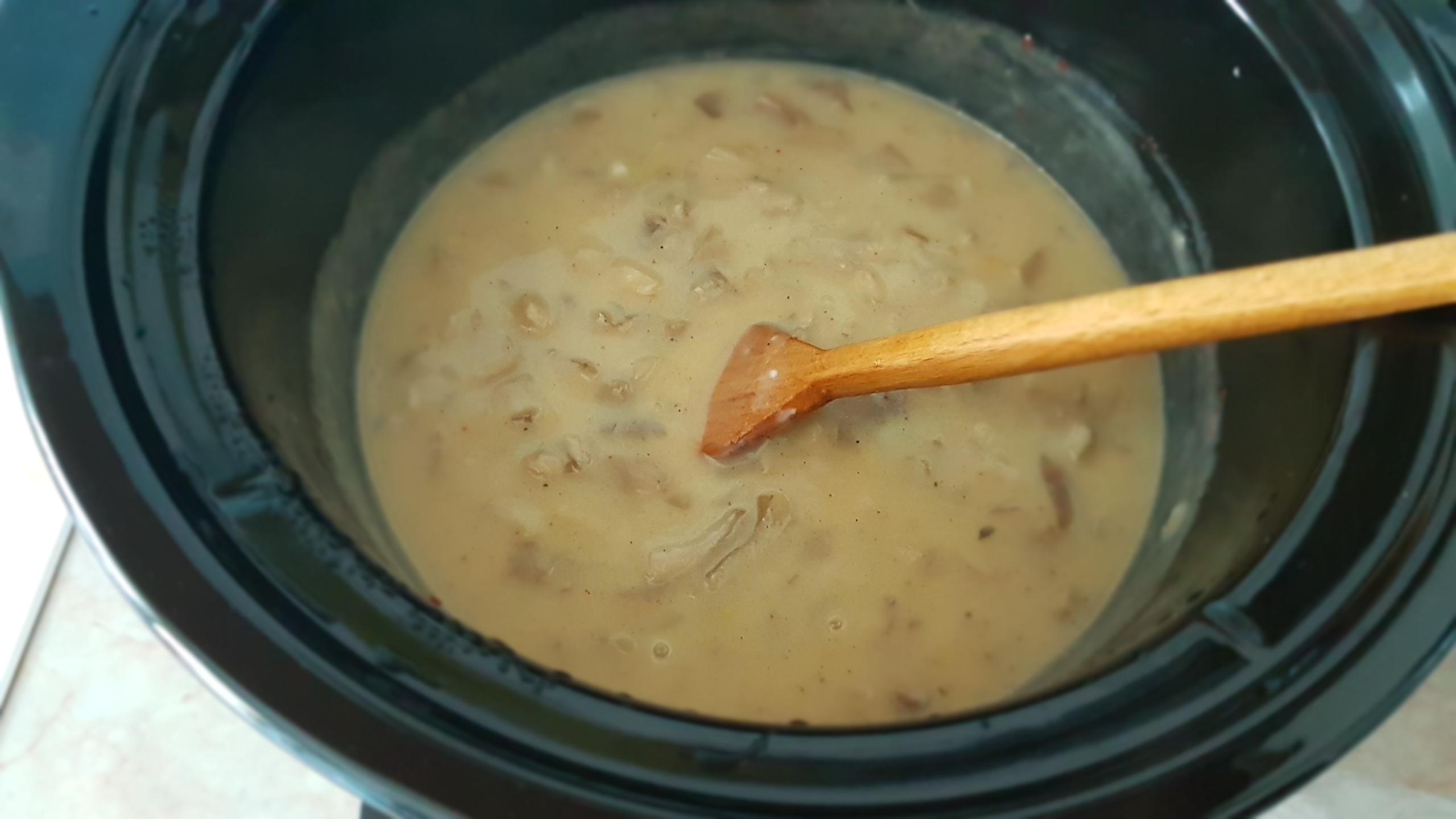 Tocanita de pleurotus la slow cooker Crock-Pot