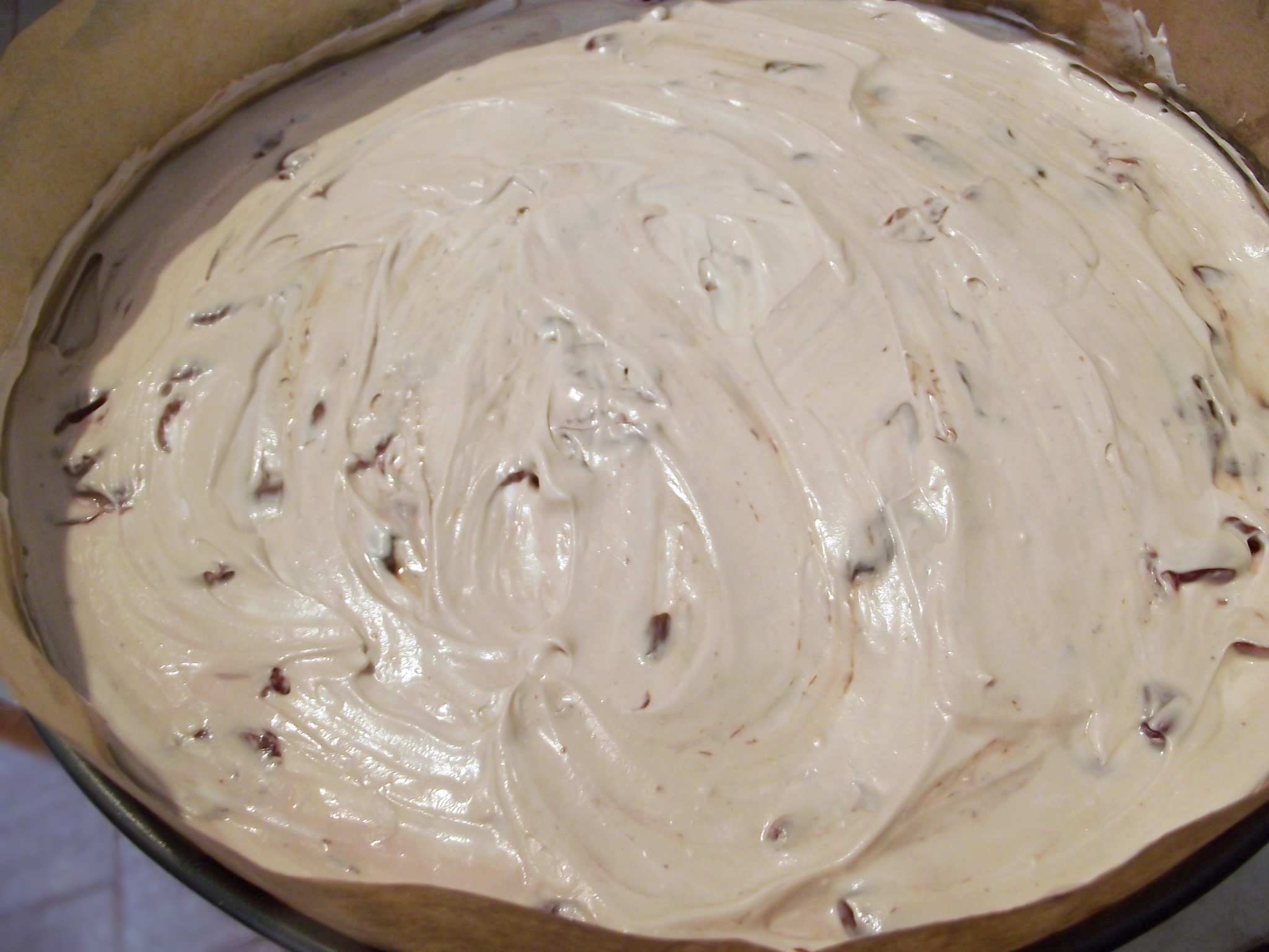 Desert cheesecake marmorat cu ciocolata si visine