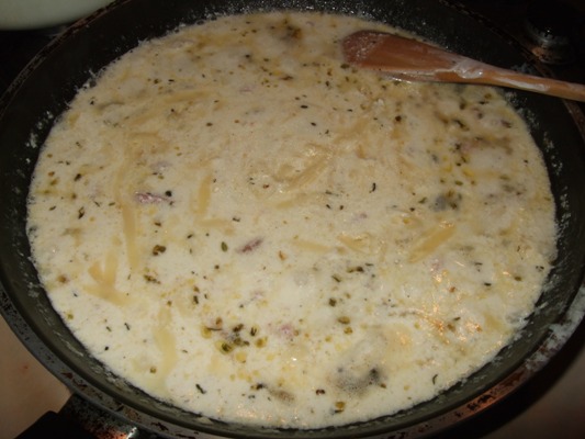Tortellini cu ciuperci în sos de smîntînă