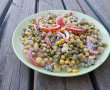 Salata de mazare cu castraveti murati-6