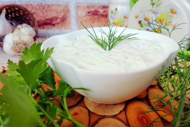 Reteta de Sos de iaurt grecesc cu usturoi