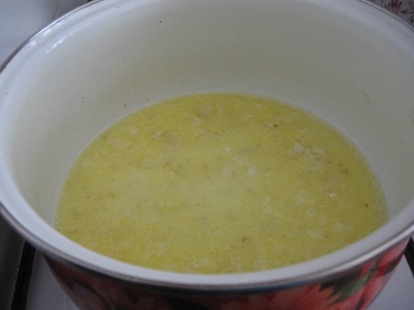Spanac fiert in lapte cu chiftelute umplute cu cascaval