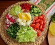 Salata de legume cu mini mozzarella si oua fierte-1