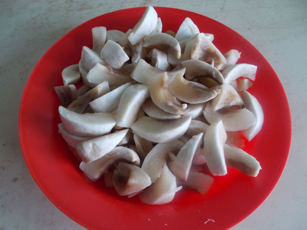 Reteta de tocanita de ciuperci champignon, cu ceapa si usturoi