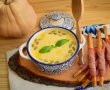 Supa crema de dovleac cu ghimbir servita cu grisine in sunculita crud uscata-8