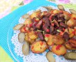 Salata calda de cartofi noi cu ceafa afumata-10