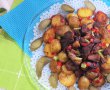 Salata calda de cartofi noi cu ceafa afumata-14