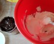 Desert tort cu crema de lapte condensat si fructe de padure-3