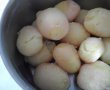 Cartofi la cuptor cu chiftelute de somon si rosii-1