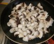 Ciuperci champignon cu vin alb si smantana-6