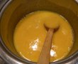 Desert tarta cu blat pufos, crema de portocale si bezea-4