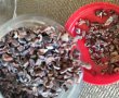 Desert briose din albusuri cu capsuni si samburi de cacao-21