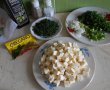 Salata de ardei capia copti, cu telemea si ceapa verde-2