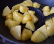 Mancare scazuta de cartofi cu castraveti in saramura-2