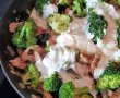 Carne de porc cu broccoli, crema de cocos si prune uscate-5