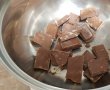 Desert tort de ciocolata cu crema de mascarpone-11