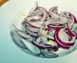 Salata de ton, caracatita, sardine si ceapa rosie-0