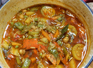 Ghiveci de legume cu orez brun la cuptor