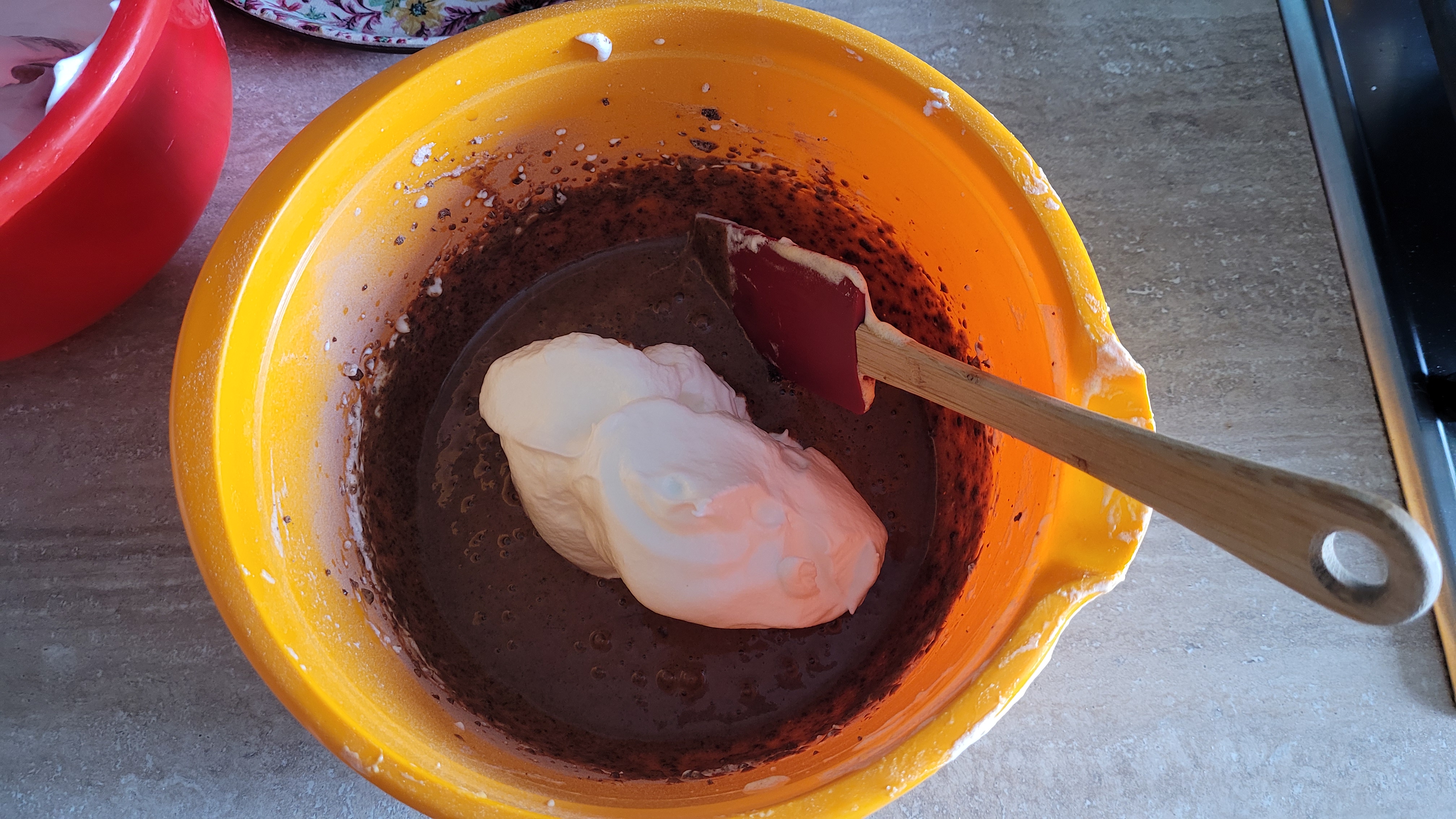 Desert prajitura cu crema de cocos si blaturi in doua culori