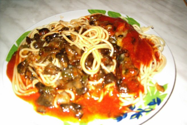 Spaghete cu pui& ghebe