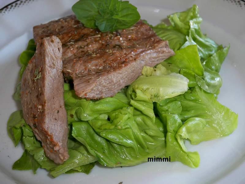 Carne de vita frageda cu salata verde