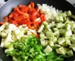 Pui cu legume si sos curry-1