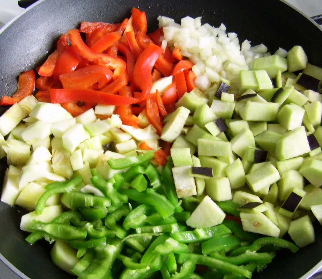 Pui cu legume si sos curry