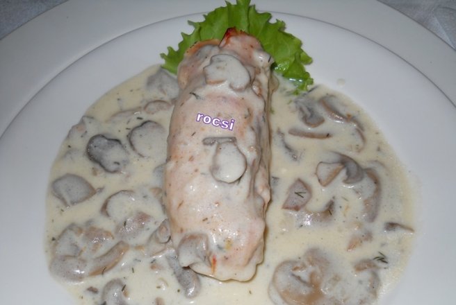 Rulou de pui cu cascaval si gogosar in otet