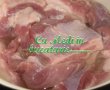 Fleica de porc prajita in ceaun cu mamaliguta si mujdei de usturoi-1