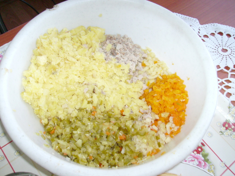 Salata boeuf (altfel ornata)
