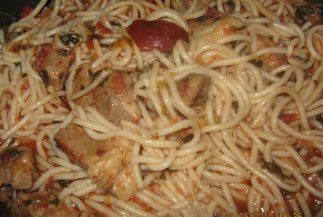 Spaghette  cu carnita de purcel