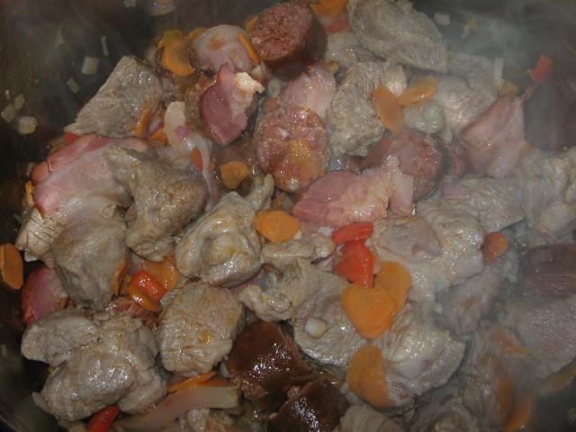 Mancare de cartofi cu carne de porc